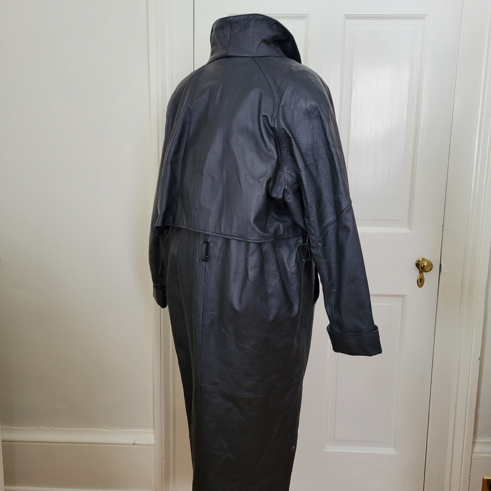 Liz Baker Leather Trench Coat - Picture 5 of 13